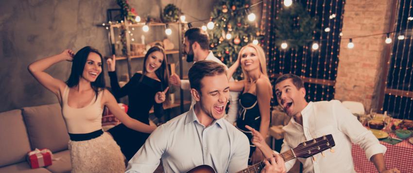 احتفلي بليلة رأس السنة في منزلك بهذه الأفكار المرحة