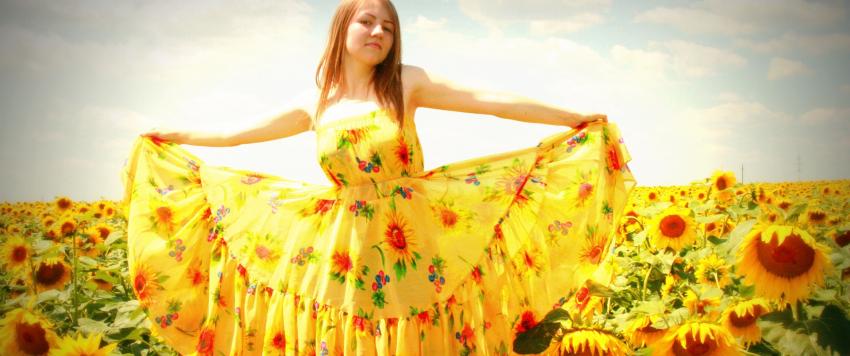 فساتين صفراء