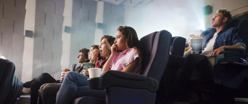 روكسي سينما تمنح ضيوفها كل ما يمكنهم تناوله من طعام أثناء مشاهدة أمتع الأفلام