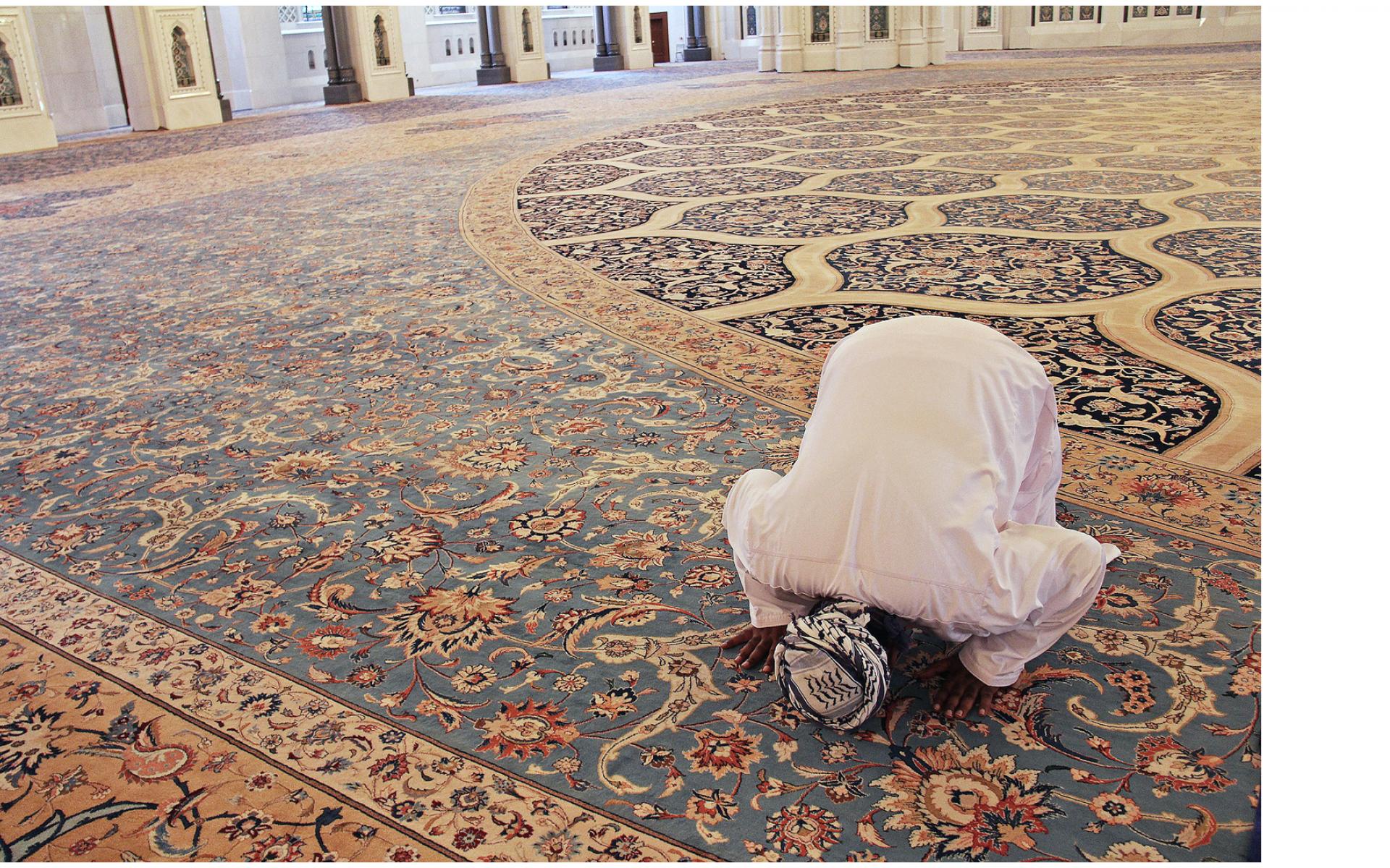 تحديد مدة صلاة العشاء وصلاة التراويح بما لا يزيد على نصف ساعة